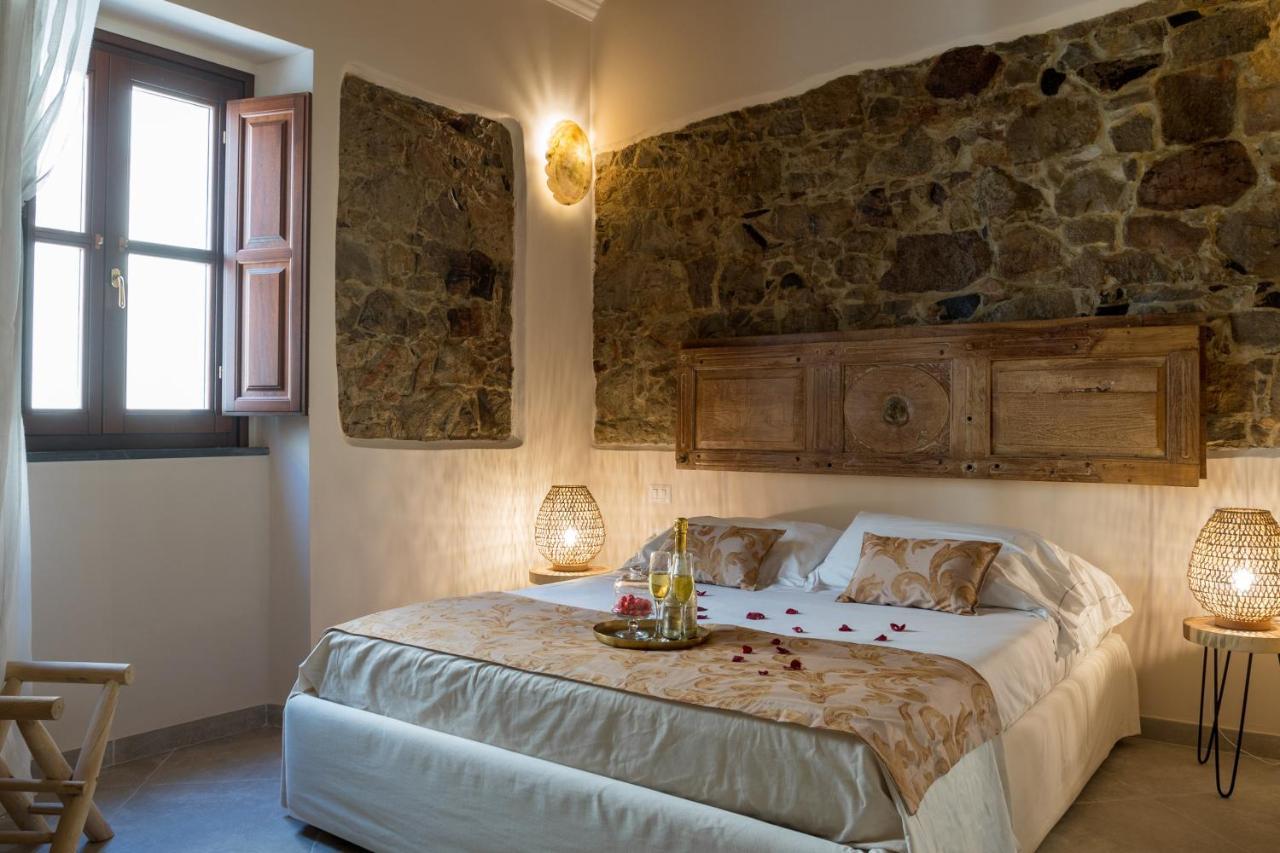 Moon'S Tower Suite&Rooms Portoscuso Exterior photo